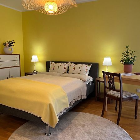 Privatunterkunft Kleiner Balkon In Muenchen West Zewnętrze zdjęcie