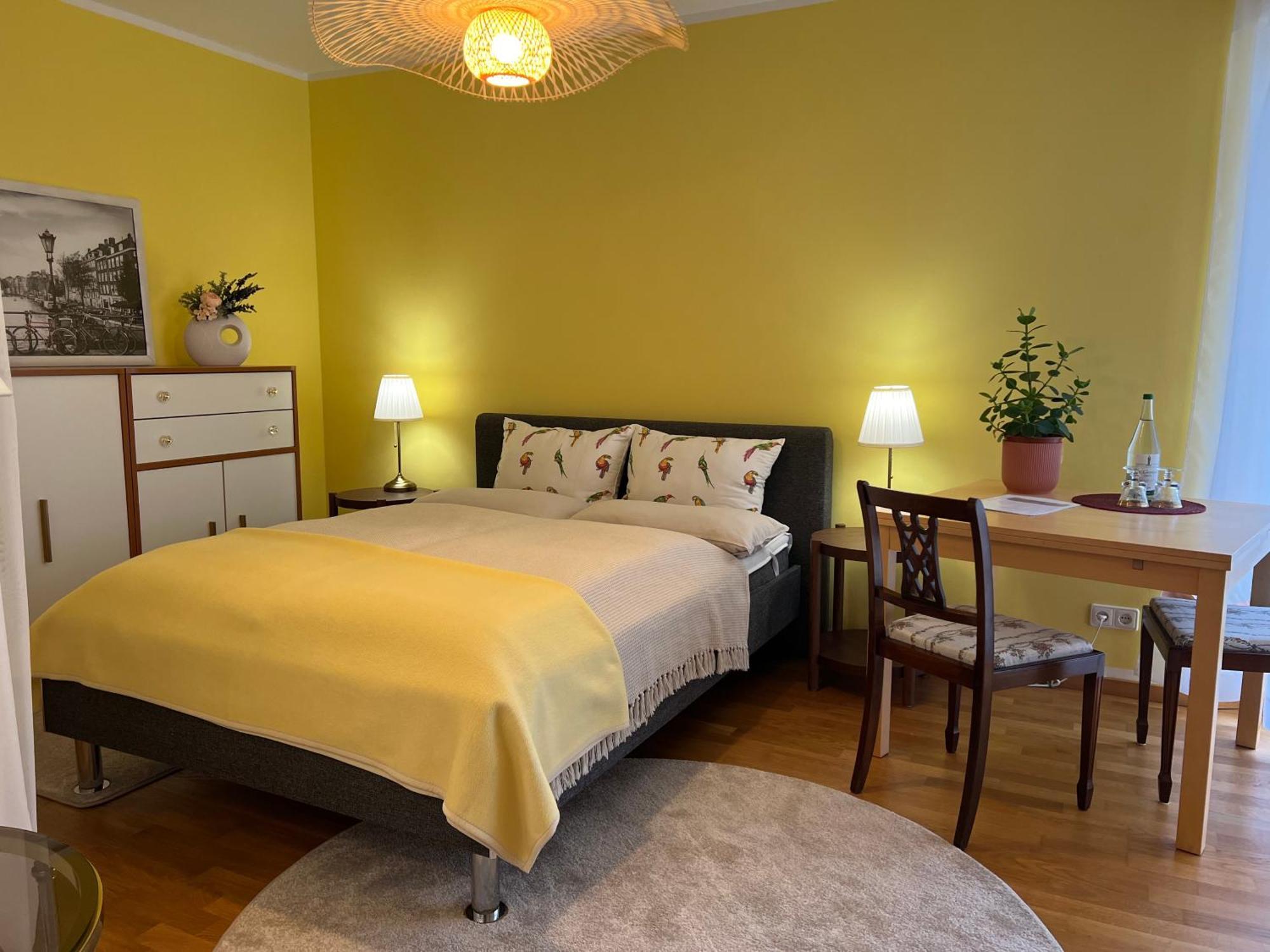 Privatunterkunft Kleiner Balkon In Muenchen West Zewnętrze zdjęcie